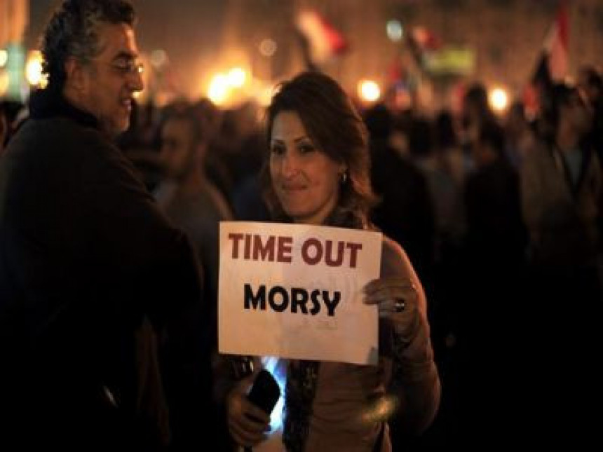 Демонстранти одбили дијалог са Морсијем