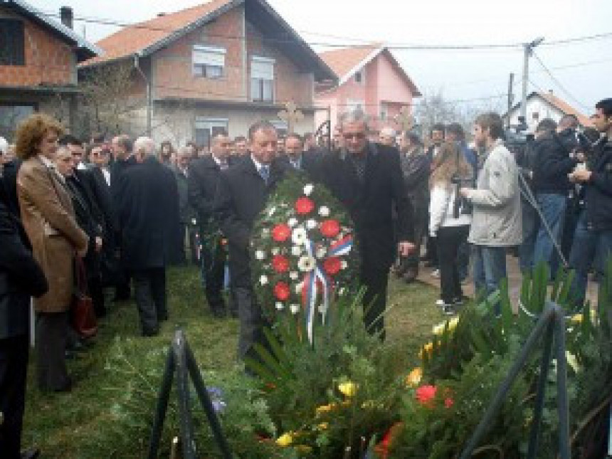 Milunović: Ne zaboraviti srpske žrtve u Sijekovcu