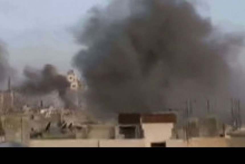 Eksplozije u Homsu, pobunjenici napali bazu u Damasku