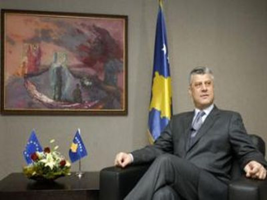 Pripadnici OVK okreću leđa Tačiju