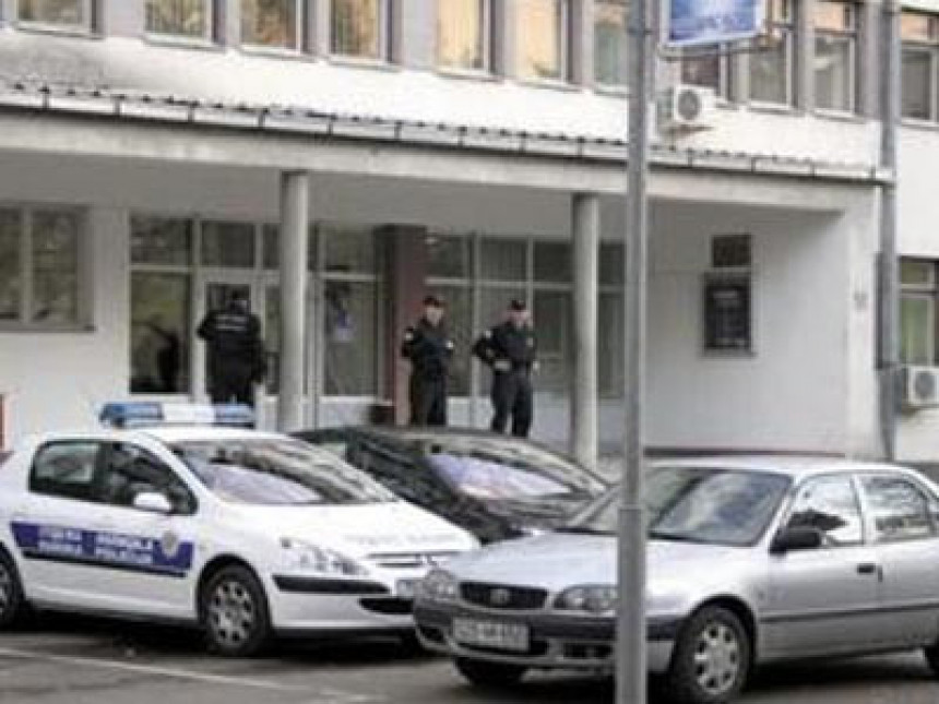 Предложен притвор за приведених 11 радника "Електрокрајине"