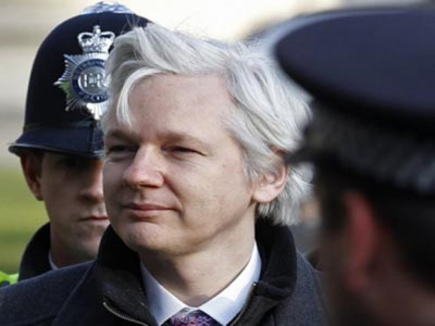 Оснивач Викиликса коначно на слободи?