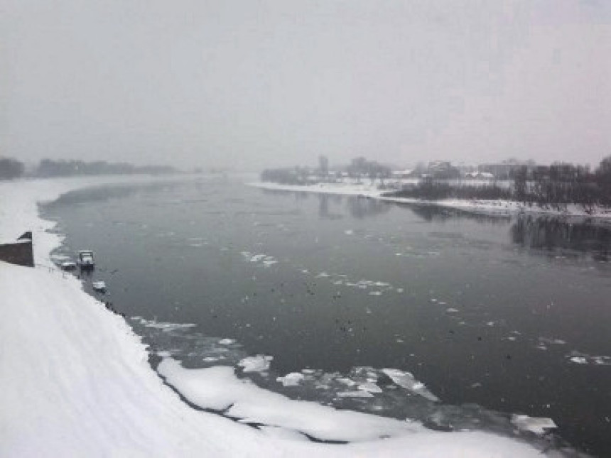 Potopljene njive kod Gradiške