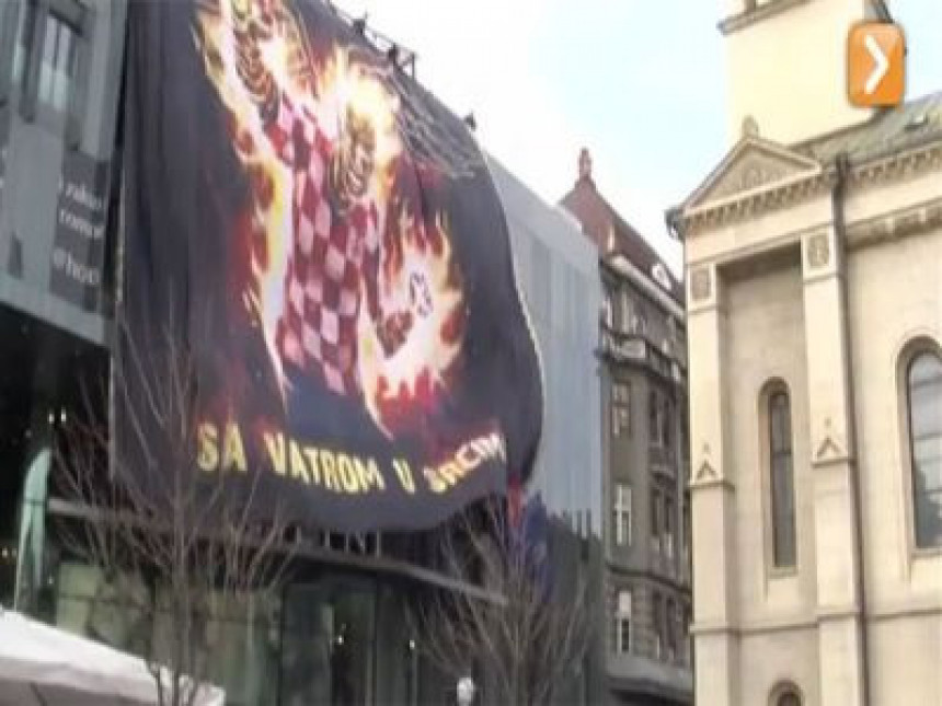 PROVOKACIJA: Hrvati razvili zastavu ispred pravoslavne crkve