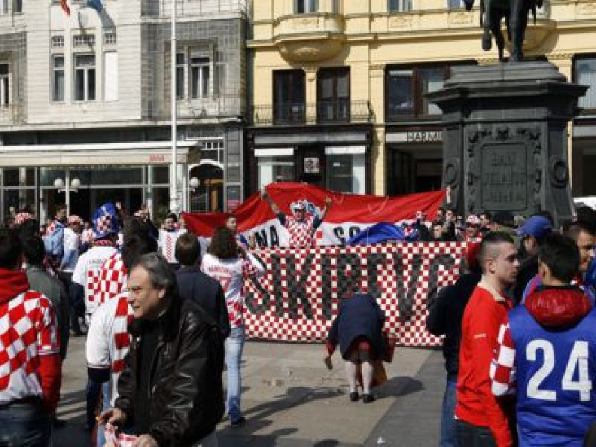 Атмосфера кључа, саобраћај заустављен