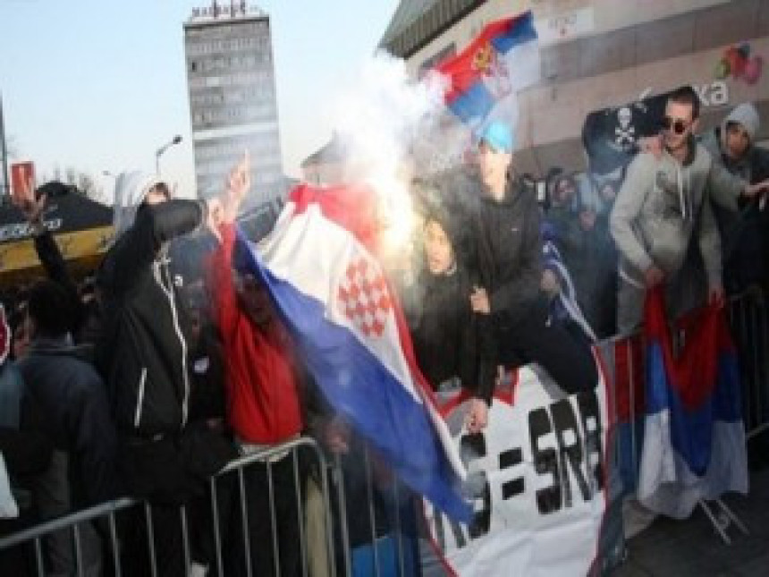 U Banjaluci zapaljena zastava Hrvatske