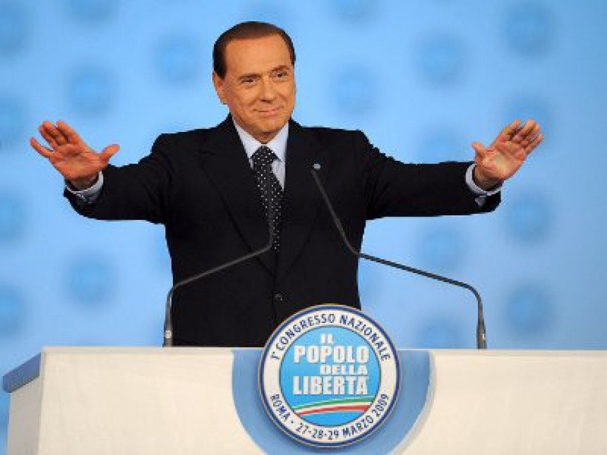 Силвио Берлускони пребачен у болницу