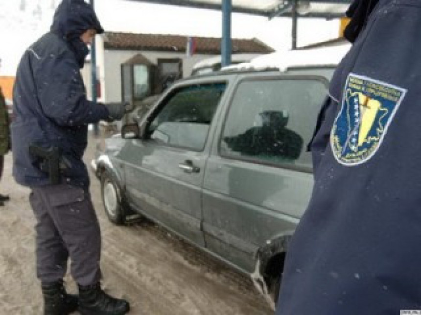 Prohodan samo granični prelaz Rača