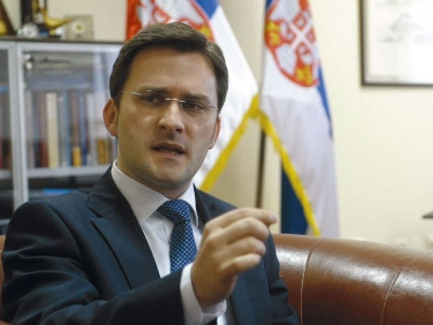 SELAKOVIĆ: Srbija mora izaći iz obruča