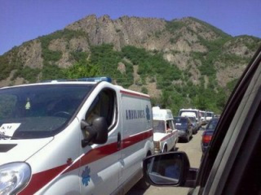 Srbi sa sjevera Kosova u protestnoj vožnji 