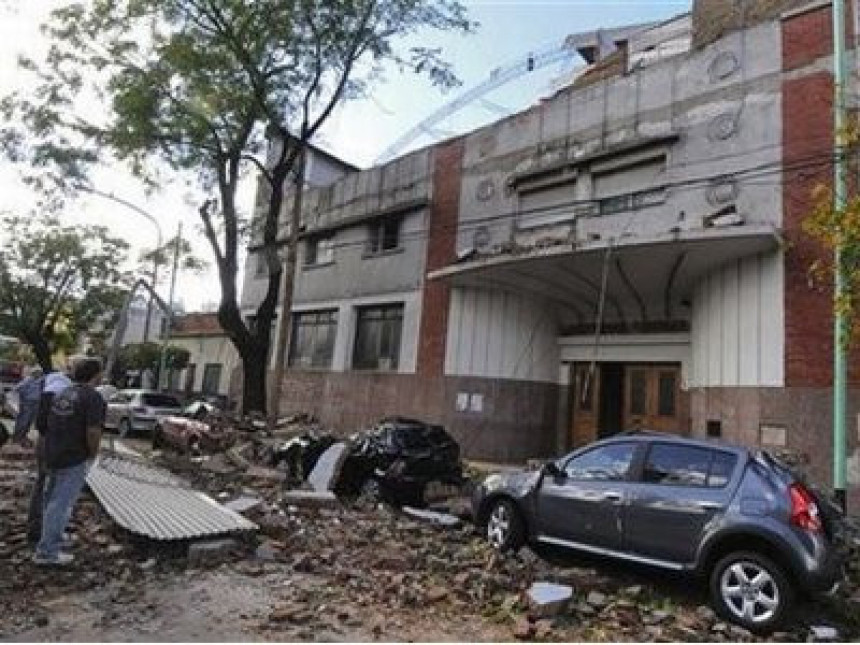 Argentina: Snažna oluja usmrtila osam osoba