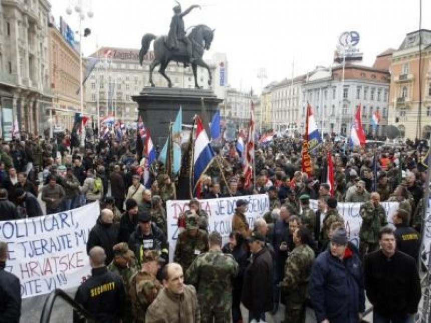 U Zagrebu protest zbog  ćirilice 