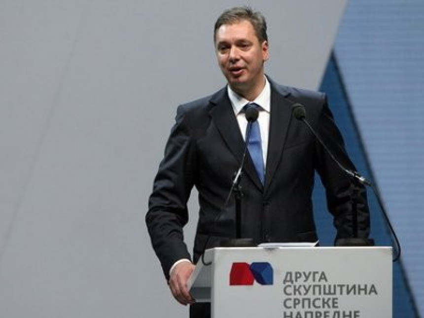 Vučić ne želi nemire, odlaže miting