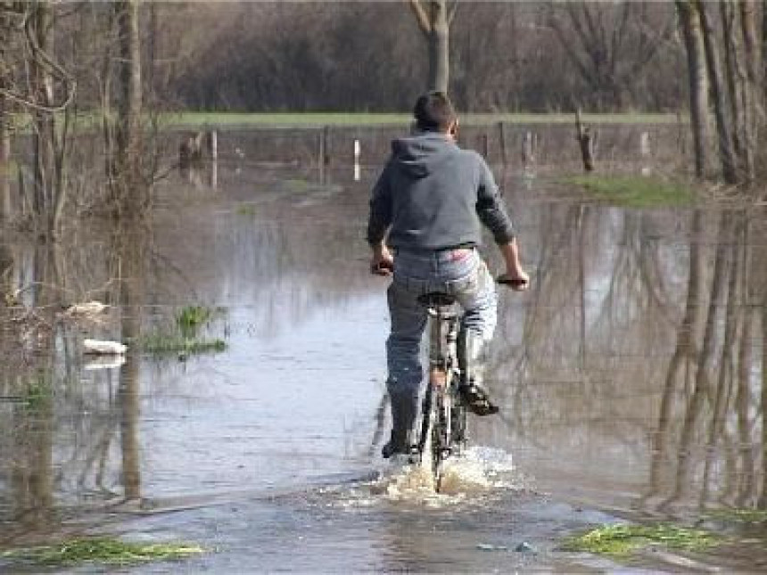 U Brodu proglašena vanredna odbrana od poplava