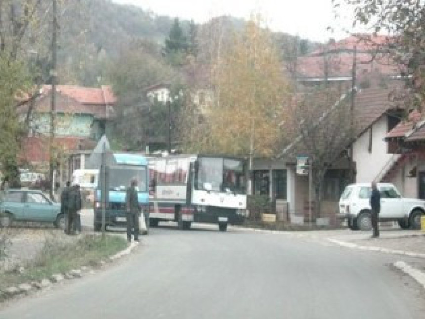 Bomba u dvorištu kosovskog Srbina u Zvečanu