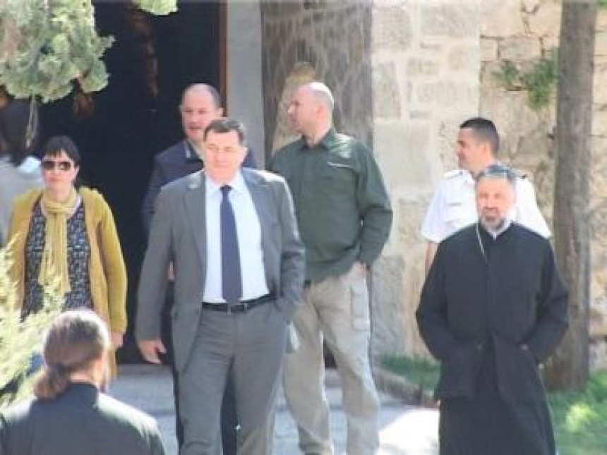 Dodik i Grigorije opet napali novinara (VIDEO)