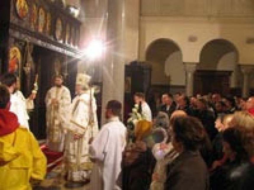 Епископ Јефрем служио свету архијерејску литургију