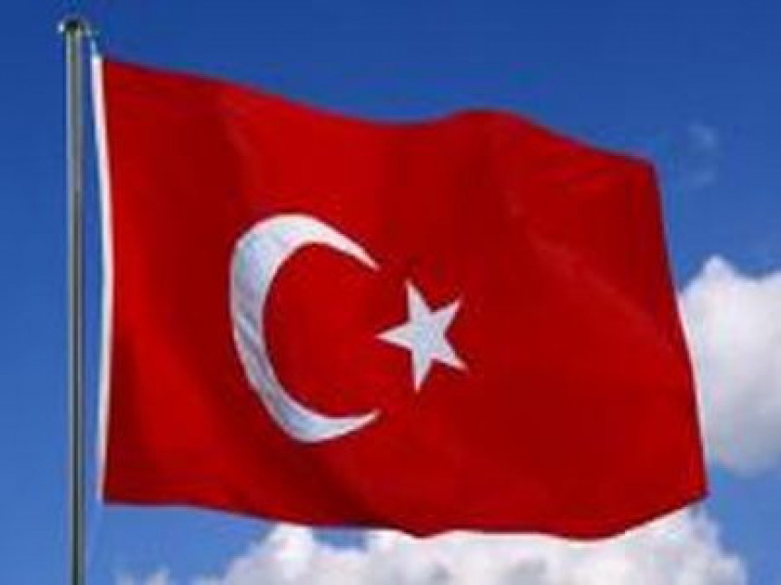 Isticanje zastave Turske - provokacija za Srbe 