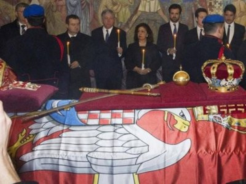 Ispred kovčega kraljice Marije jedinstven orden