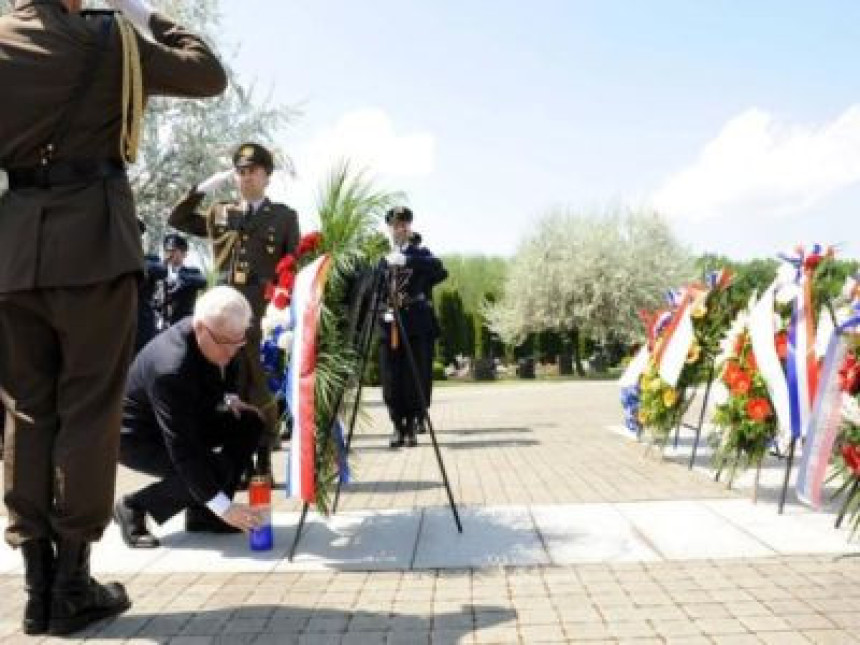 Josipović pozvao na zajedništvo u Vukovaru