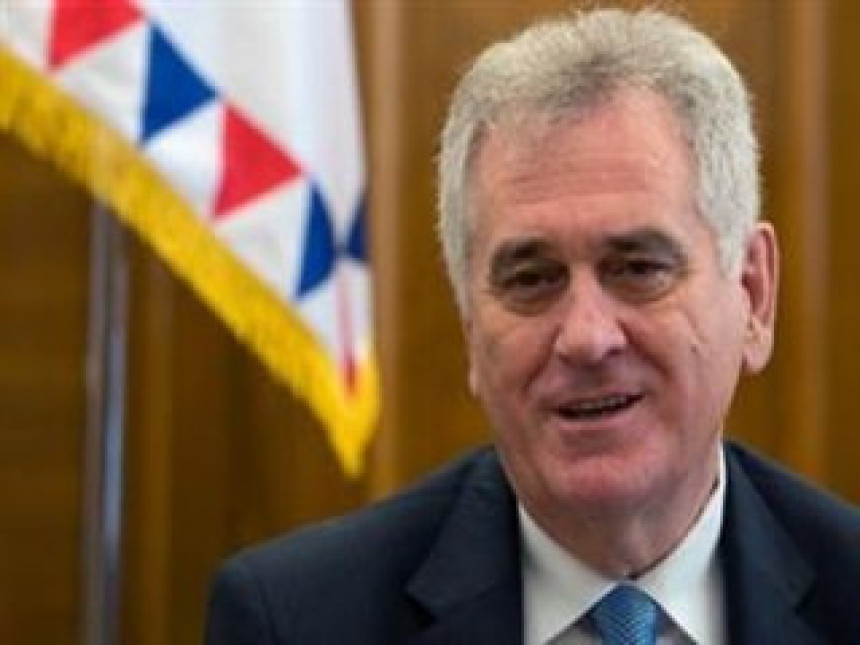 Predsednik Nikolić čestitao Vaskrs