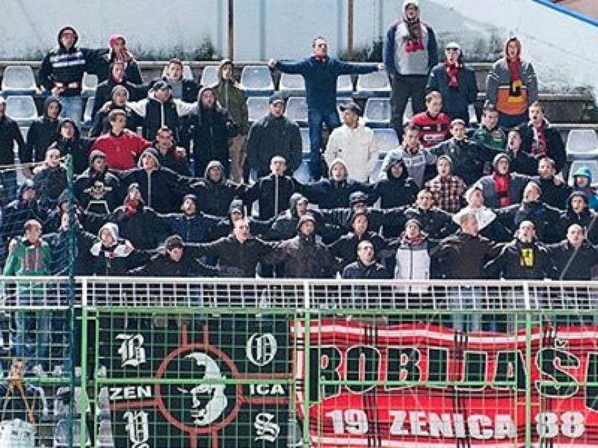 Navijači Čelika skandirali: "Zenica je srce Srbije" (VIDEO)