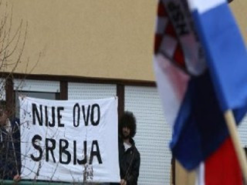  Raspala se vukovarska antićirilična grupa