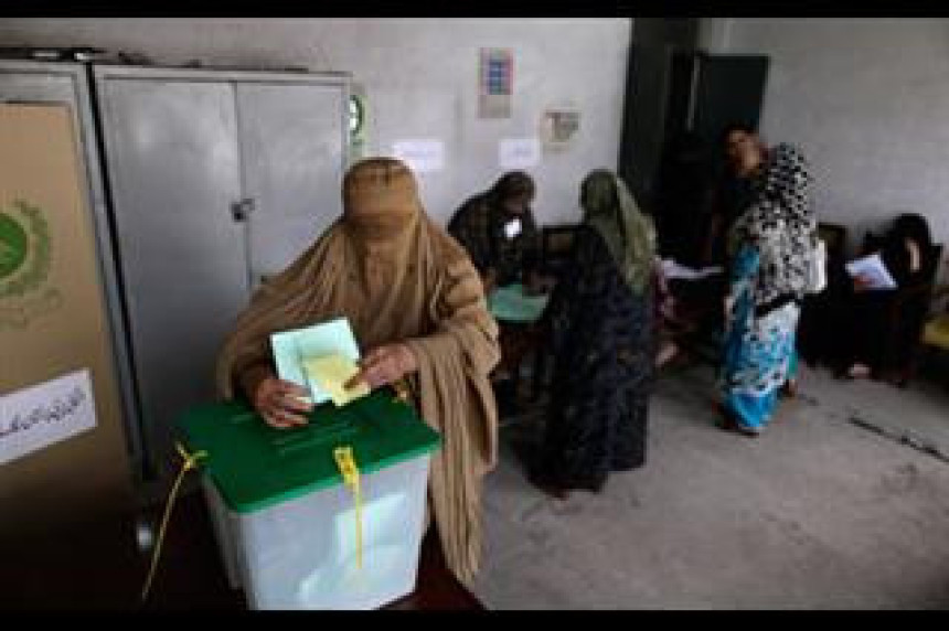 U Pakistanu glasalo 30 odsto birača, u napadima 17 mrtvih
