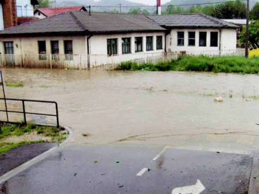 Уплаћено 5.566.506 КМ за помоћ поплављенима 