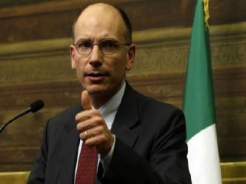Премијер Италије смањује плате министрима