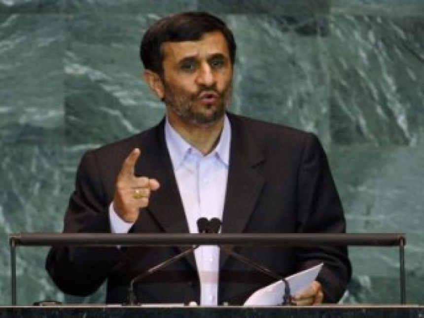 Ахмадинеџад неће бити бичеван