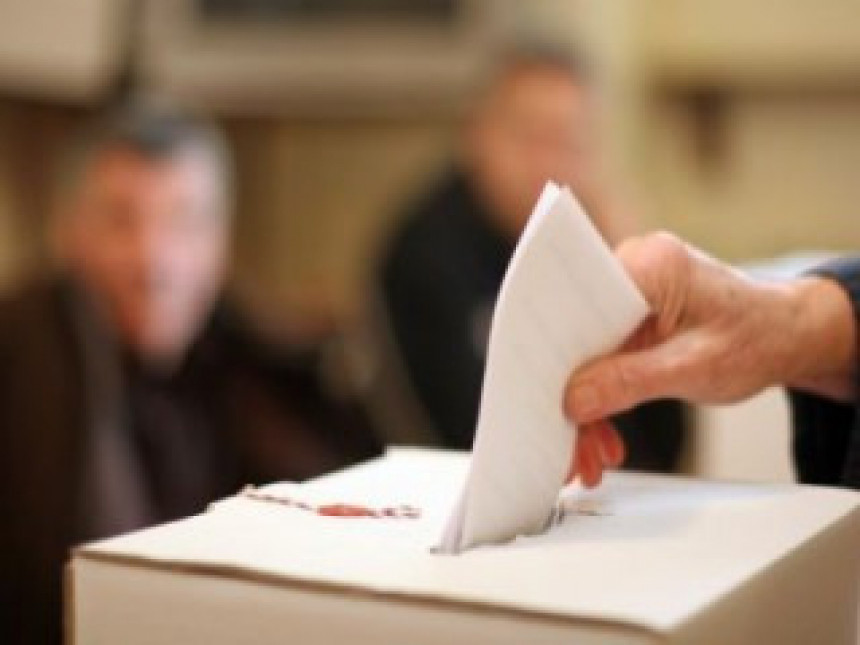 Више од 300 неправилности на изборима у Бугарској