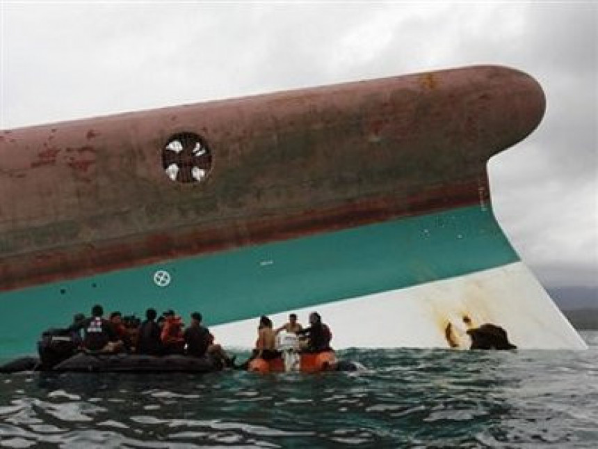 Потонуо брод са око стотину муслимана