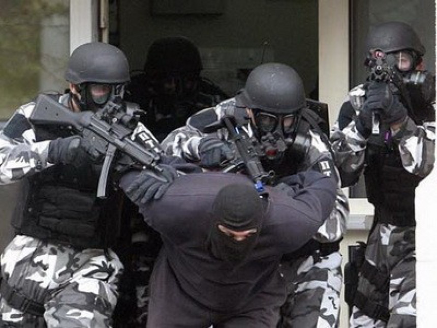 U akciji “Jug” uhapšeno 13 krijumčara ljudima