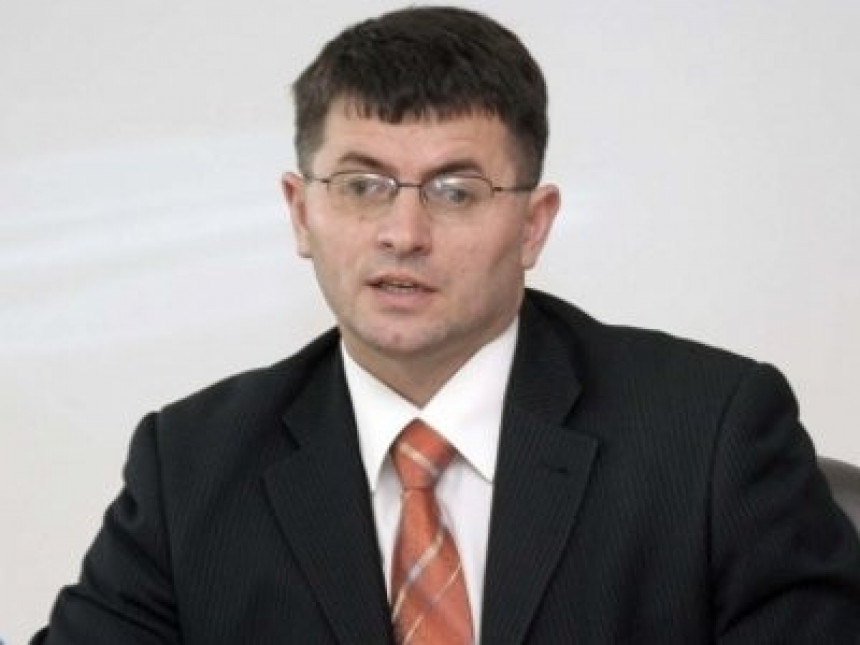 Kalabić: Otvoriti parlamentarnu istragu o zloupotrebama u UIO