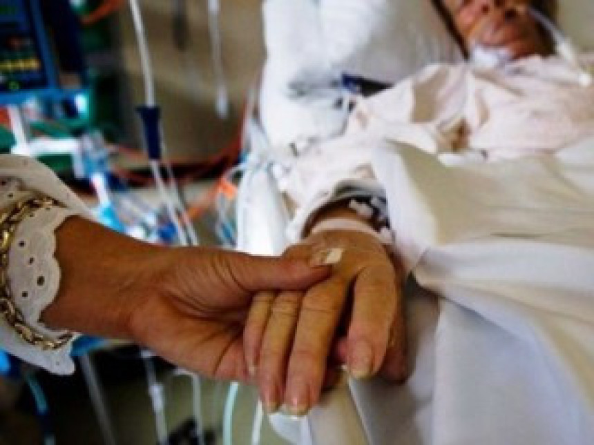 Francuska: Sud obustavio postupak pasivne eutanazije