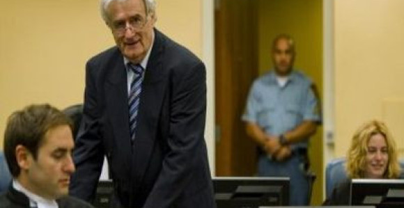 Karadžić zatražio pauzu od četiri mjeseca