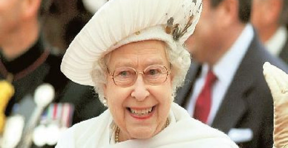 Kraljica pripremila govor za III svjetski rat