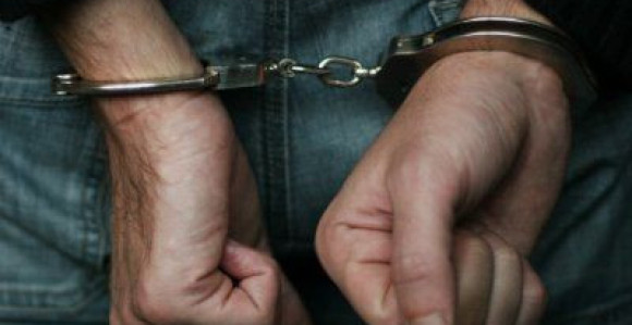 Uhapšen sa maloljetnicom