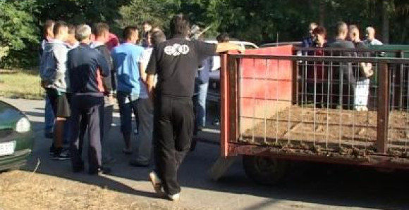 Radnici "Top-farm-a" spriječili sudske izvršioce da izuzmu svinje (VIDEO)