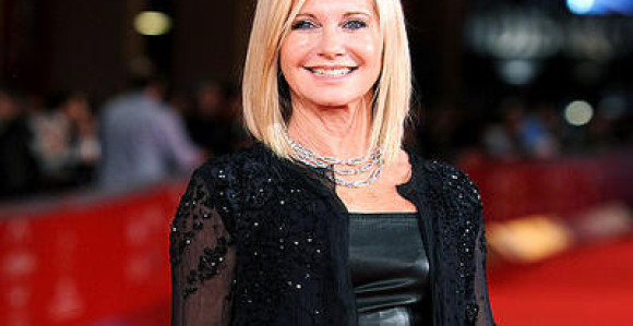 Mrtav muškarac u kući Olivije Njutn-Džon