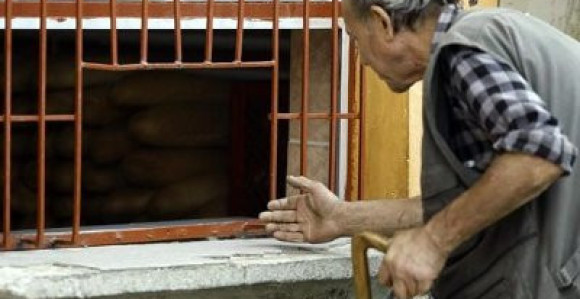 Penzioneri kupuju  i krompir na komad