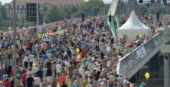 Otvoren kontroverzni most