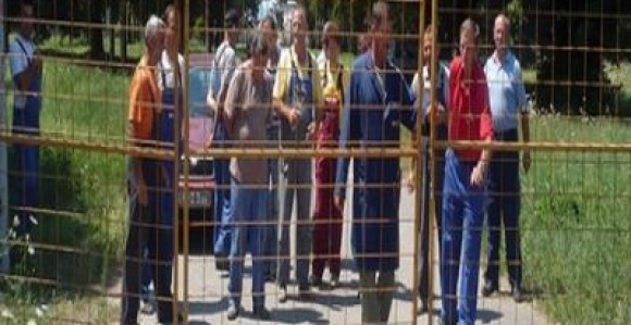 Radnici "Top farma"  i dalje ispred kapije