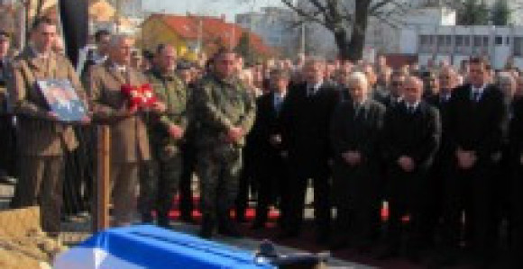 General Simić sahranjen uz najviše vojne počasti