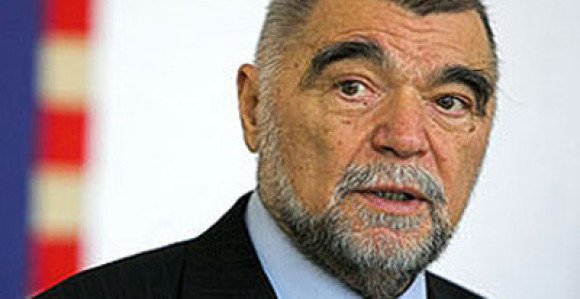 Mesić bi volio pobjedu Donalda Trampa