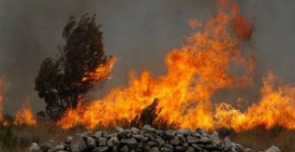 Jak vjetar aktivira ugašene požare