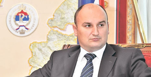Džombić: Bez rezanja socijalnih davanja