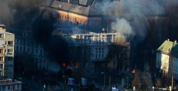 Za paljenje zgrada institucija dugogodišnja robija