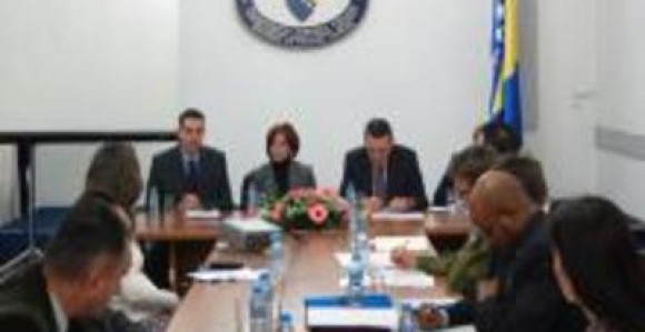 Komisija prati ispunjenje obaveza